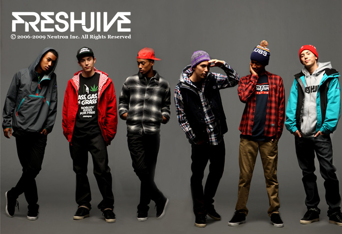 Freshjive美国著名潮牌，世界街牌50强排名第四（排名仅次于Stussy、Supreme、A Bathing Ape），1989年起源于洛杉矶，现已遍及世界各地，加拿大、澳洲、欧洲各国、以色列、泰国、日本、台湾、香港都有其专卖店。其中日本有90家专卖店，台湾地区由张震岳代言并代理，香港地区则由著名上市公司I.T集团代理。