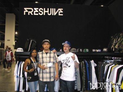 Freshjive美国著名潮牌，世界街牌50强排名第四（排名仅次于Stussy、Supreme、A Bathing Ape），1989年起源于洛杉矶，现已遍及世界各地，加拿大、澳洲、欧洲各国、以色列、泰国、日本、台湾、香港都有其专卖店。其中日本有90家专卖店，台湾地区由张震岳代言并代理，香港地区则由著名上市公司I.T集团代理。